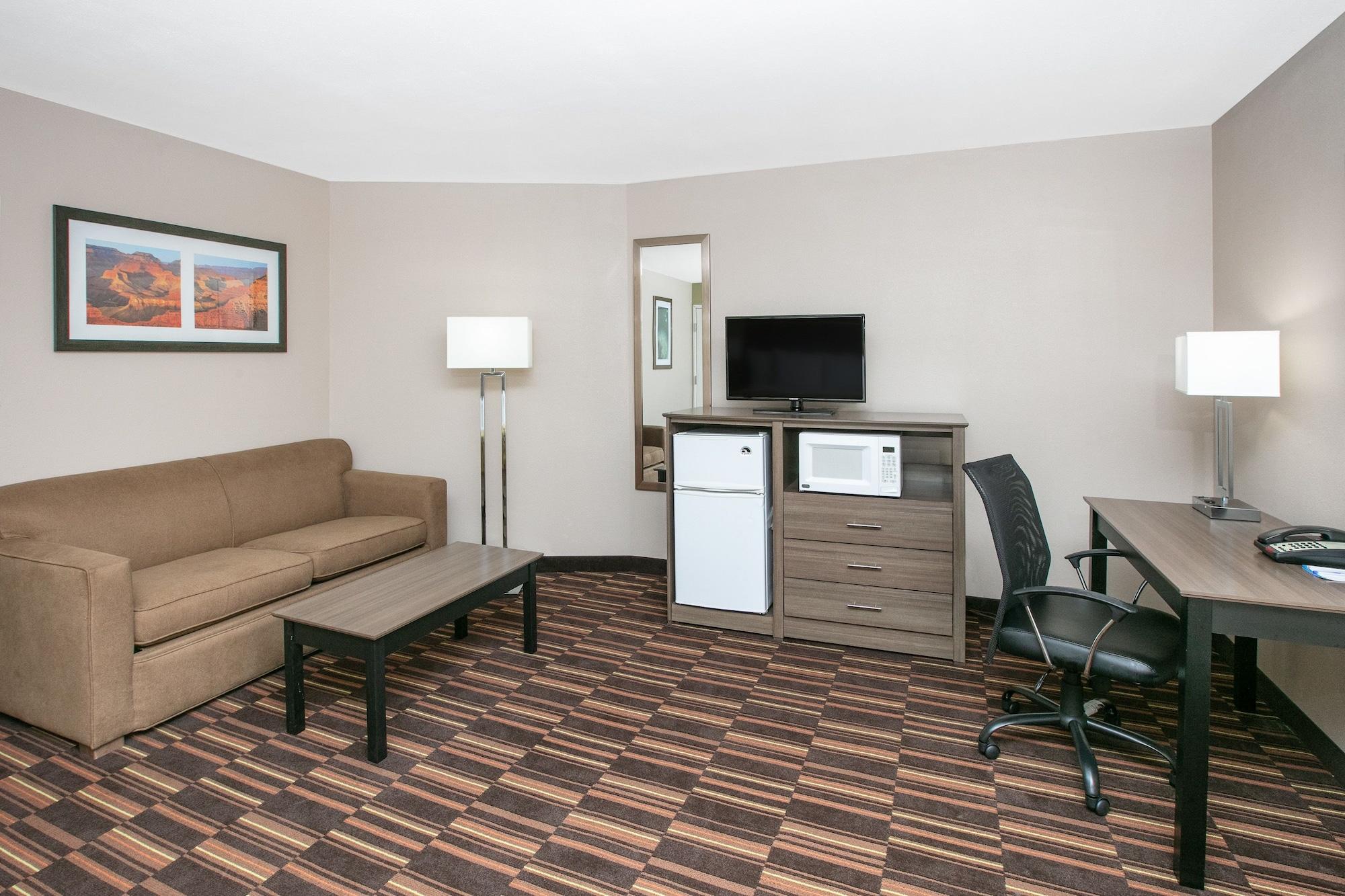 Baymont By Wyndham Plano Hotel Exterior photo