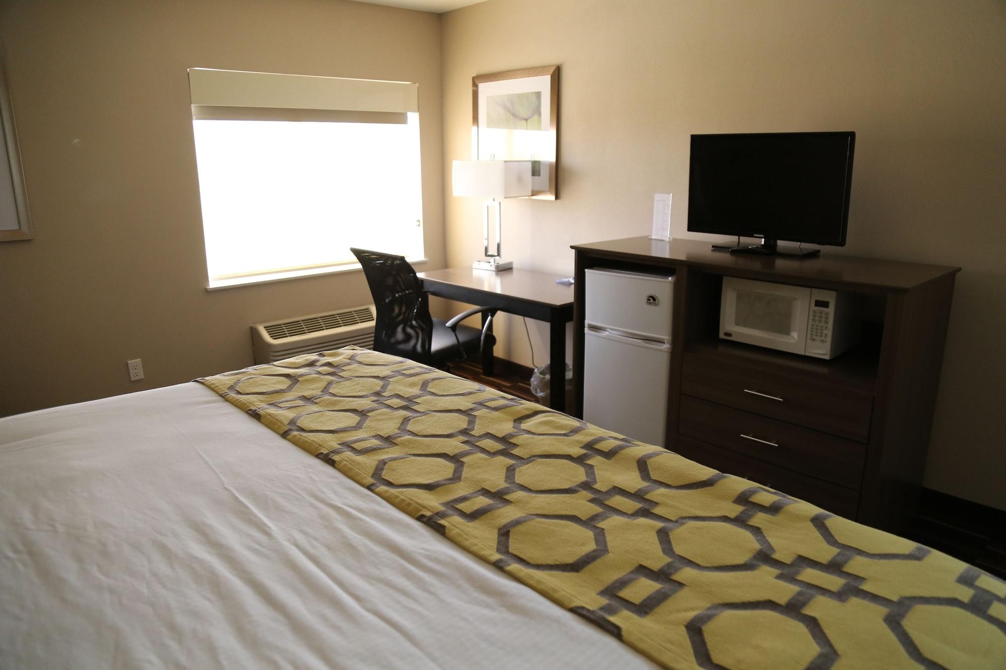 Baymont By Wyndham Plano Hotel Exterior photo