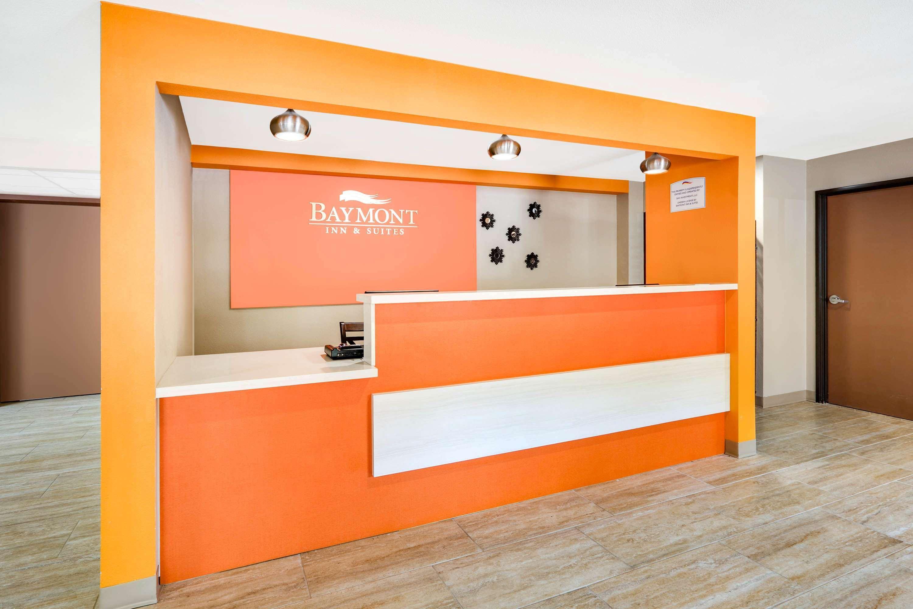 Baymont By Wyndham Plano Hotel Exterior photo
