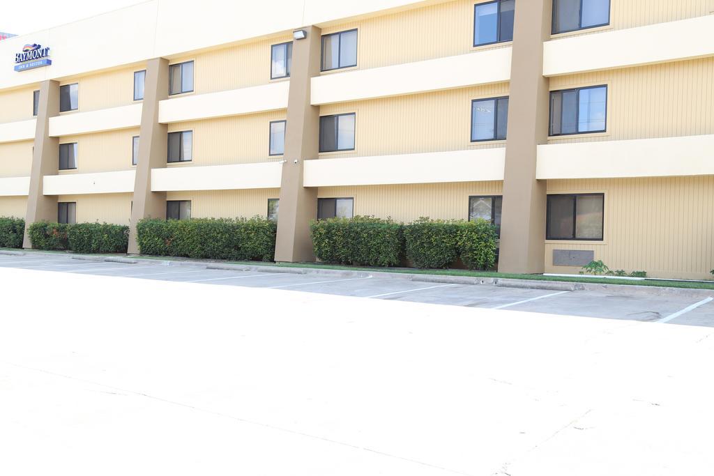 Baymont By Wyndham Plano Hotel Exterior photo