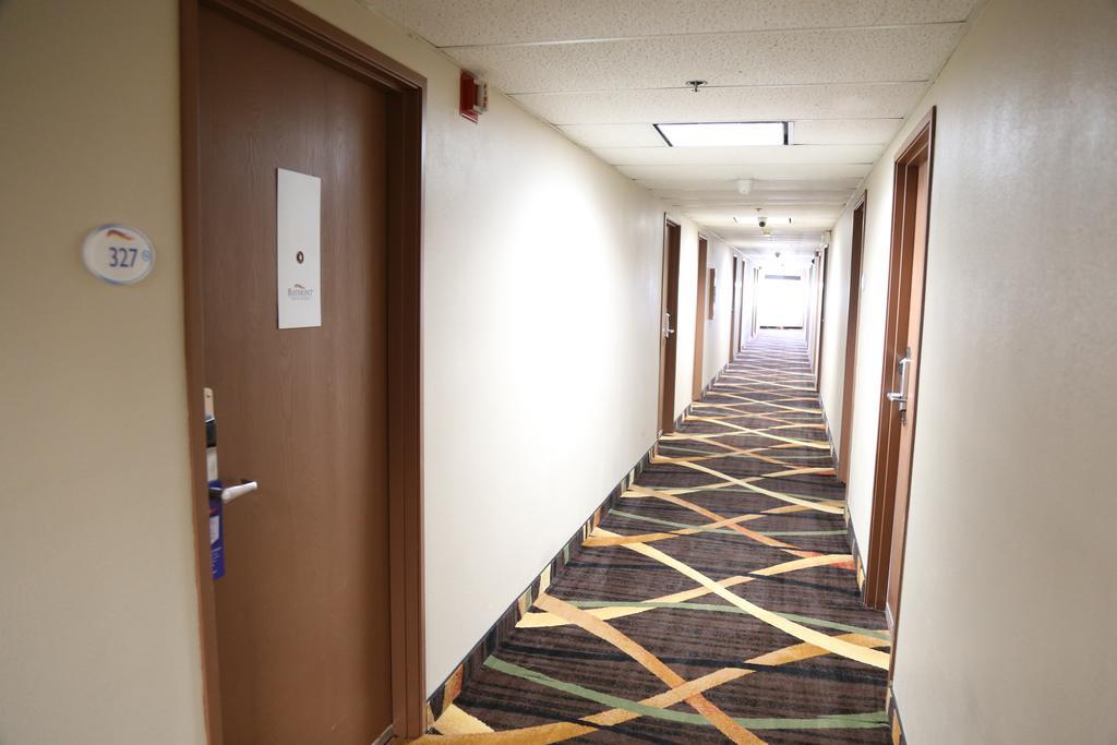 Baymont By Wyndham Plano Hotel Exterior photo